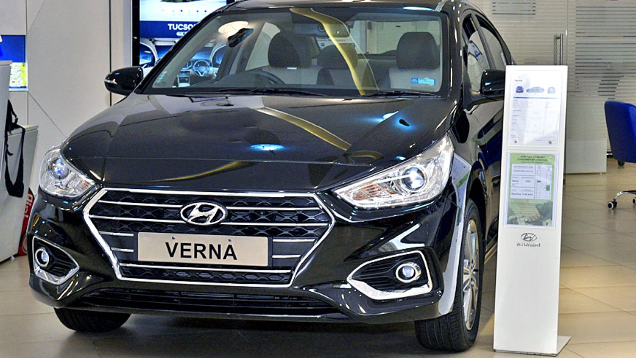 Hyundai Verna in black color in showrrom