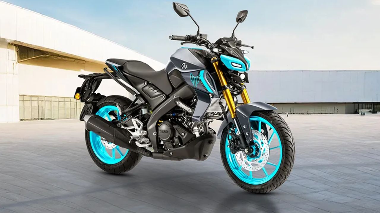 Yamaha MT-15 Bike in blue and black color outside a house